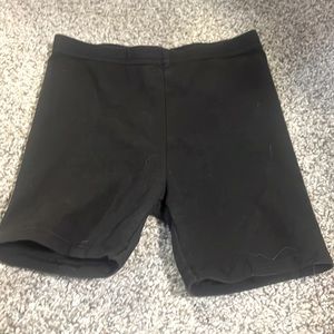 Girls/Kids 4T - plain black biker shorts